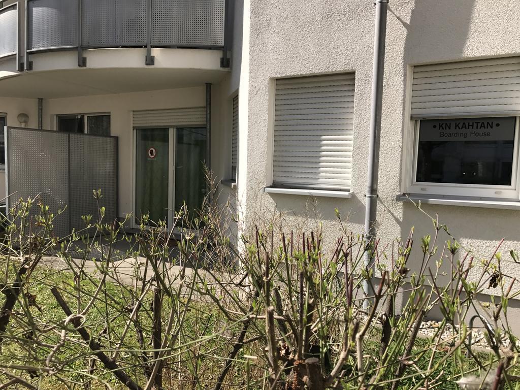 Appartement Kn Kahtan Boarding House à Munich Extérieur photo