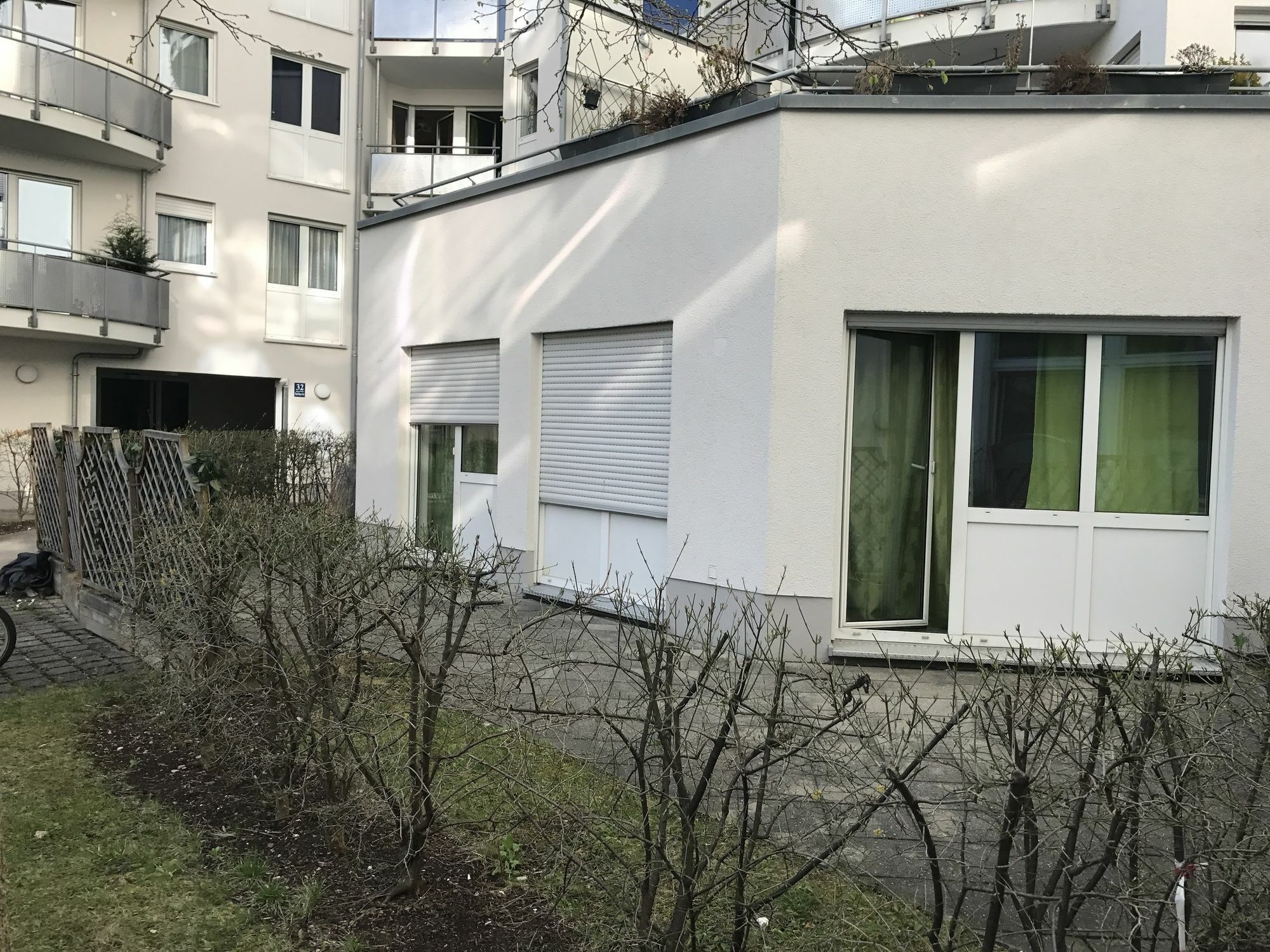Appartement Kn Kahtan Boarding House à Munich Extérieur photo