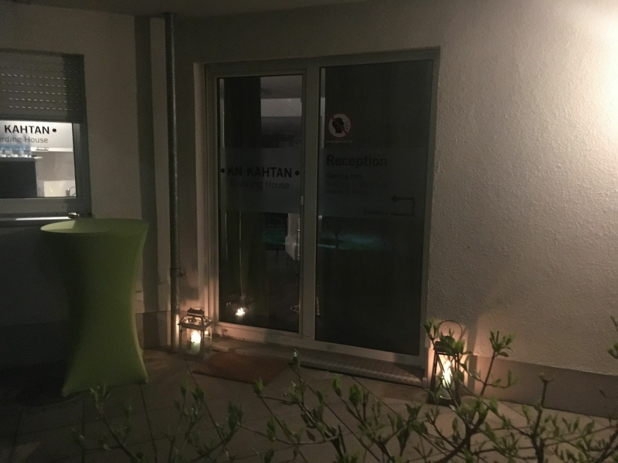 Appartement Kn Kahtan Boarding House à Munich Extérieur photo