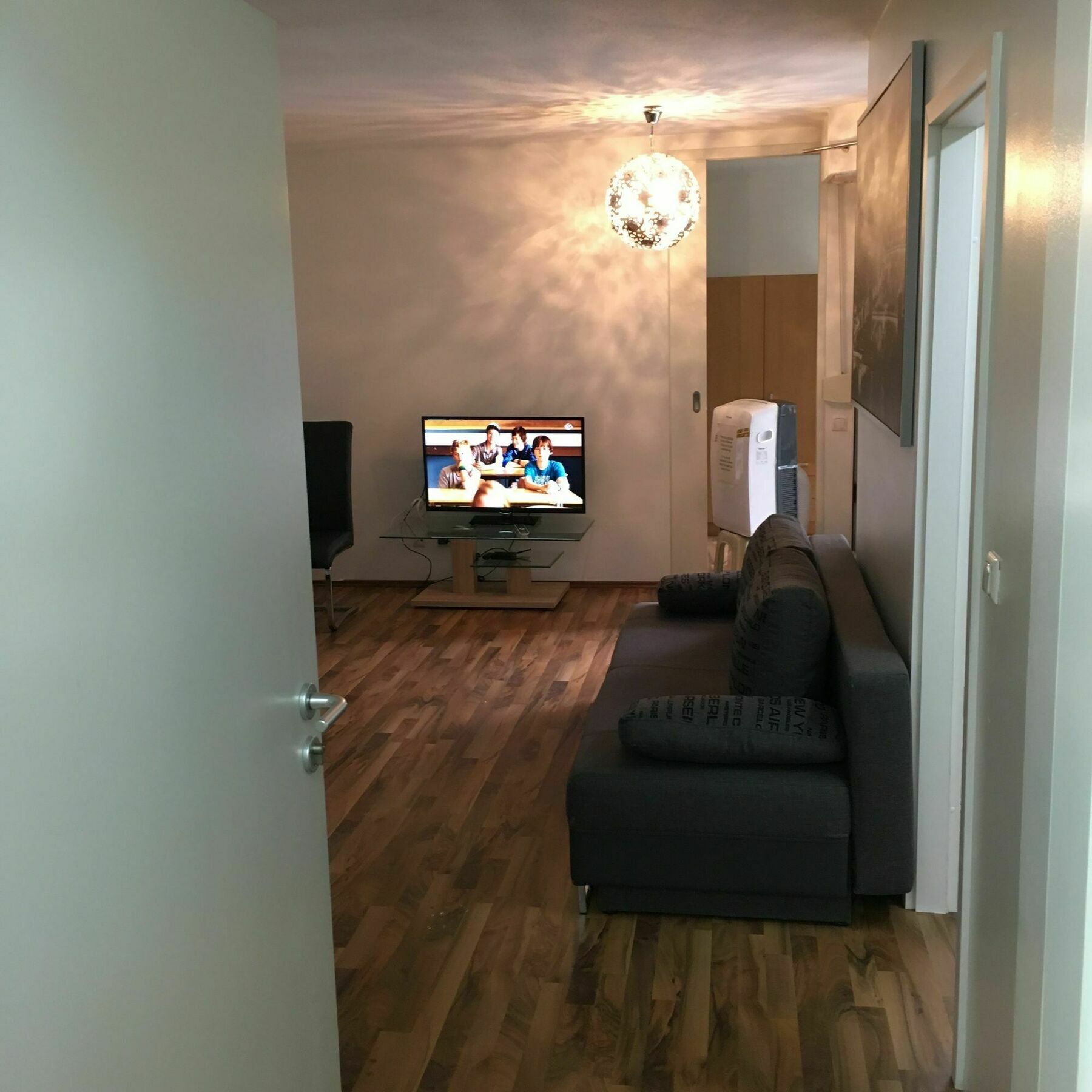 Appartement Kn Kahtan Boarding House à Munich Extérieur photo