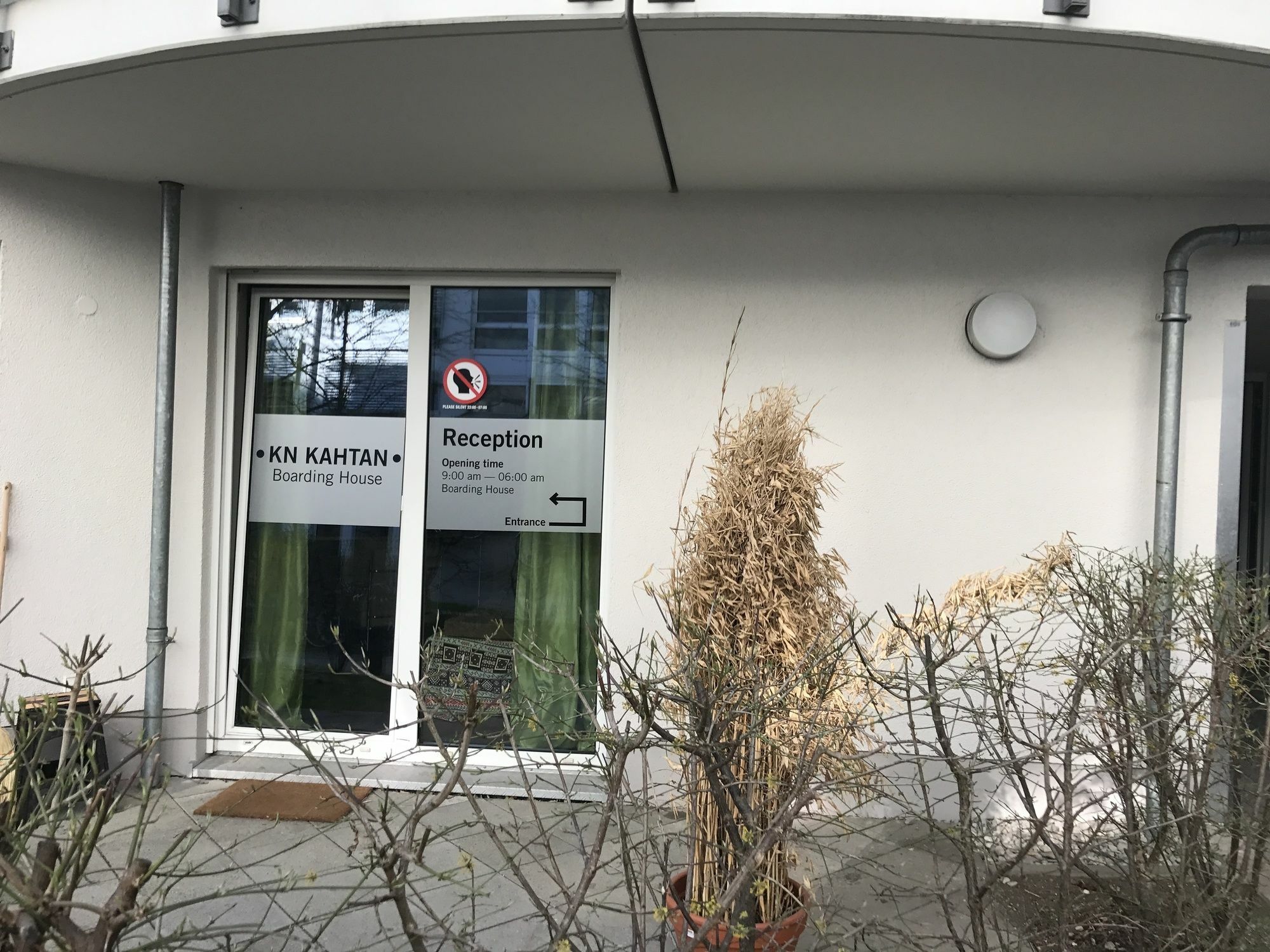 Appartement Kn Kahtan Boarding House à Munich Extérieur photo