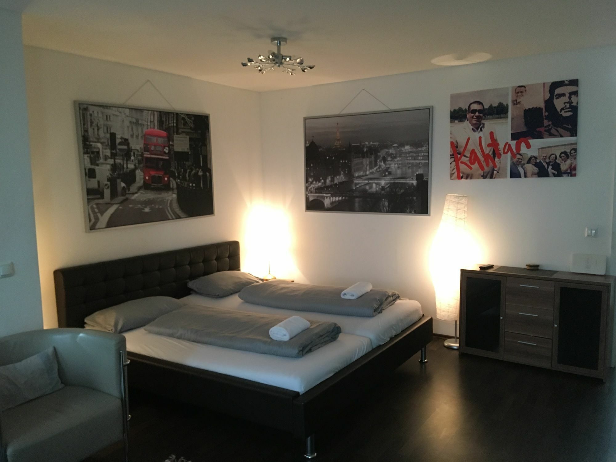 Appartement Kn Kahtan Boarding House à Munich Extérieur photo