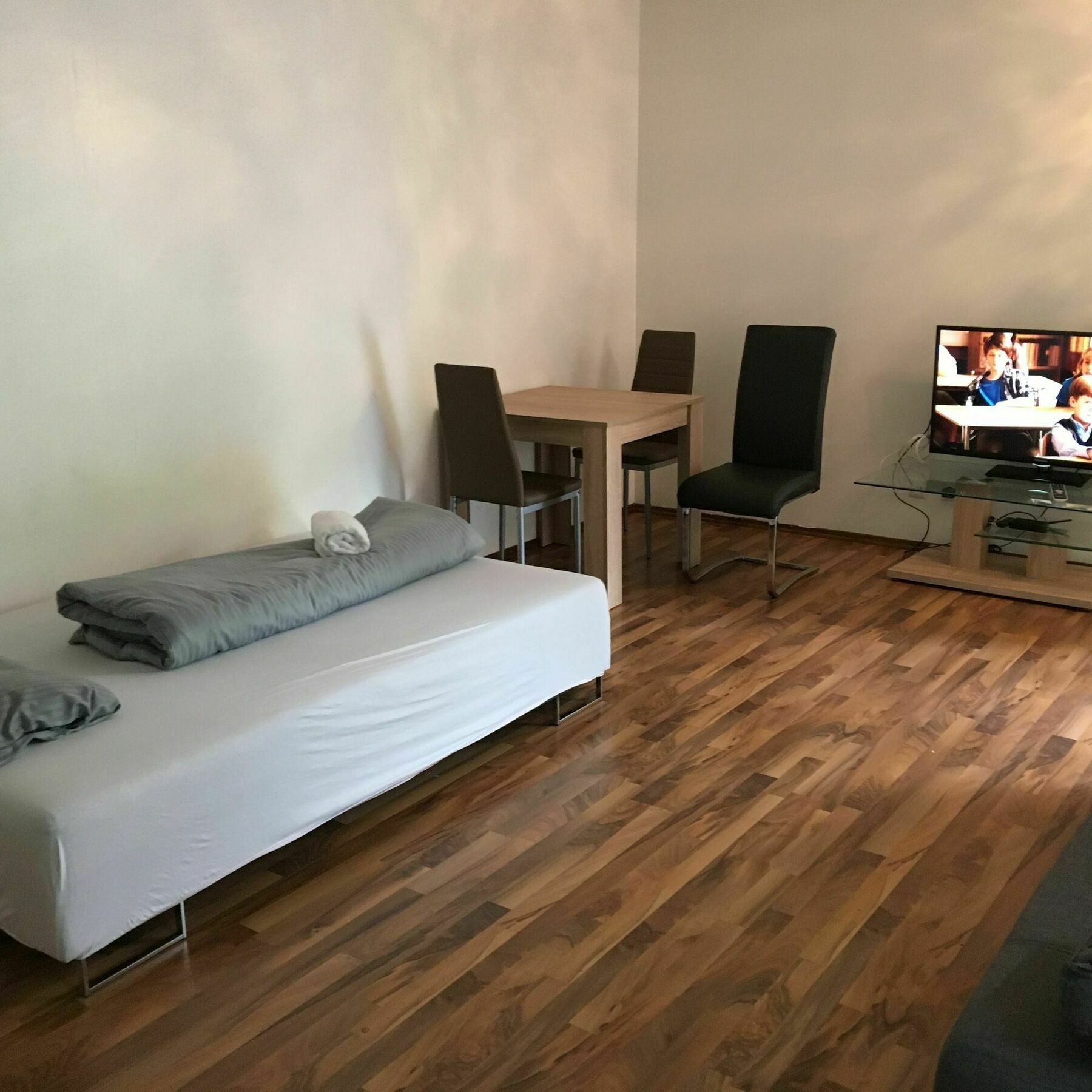 Appartement Kn Kahtan Boarding House à Munich Extérieur photo