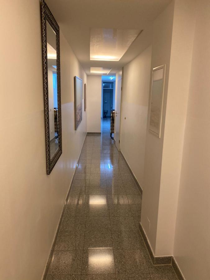 Appartement Kn Kahtan Boarding House à Munich Extérieur photo