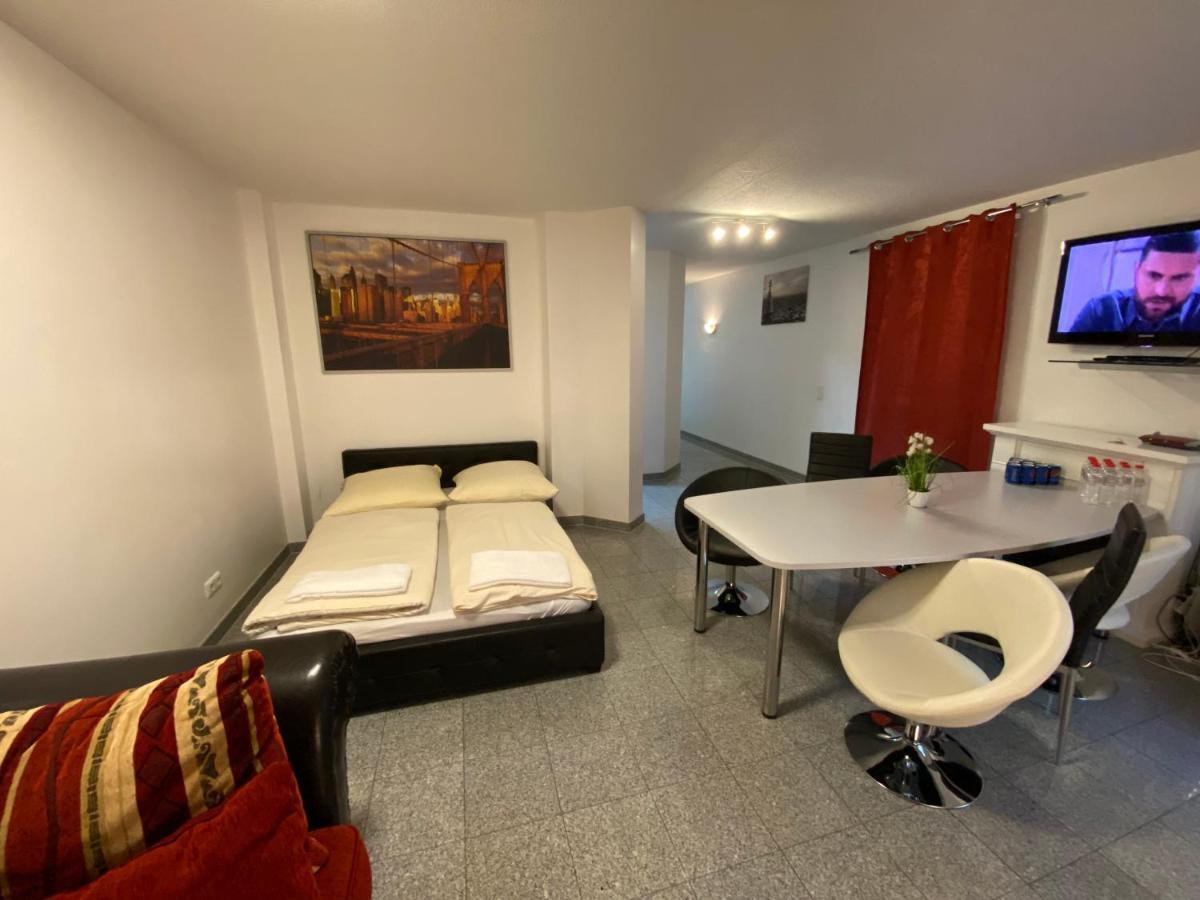 Appartement Kn Kahtan Boarding House à Munich Extérieur photo
