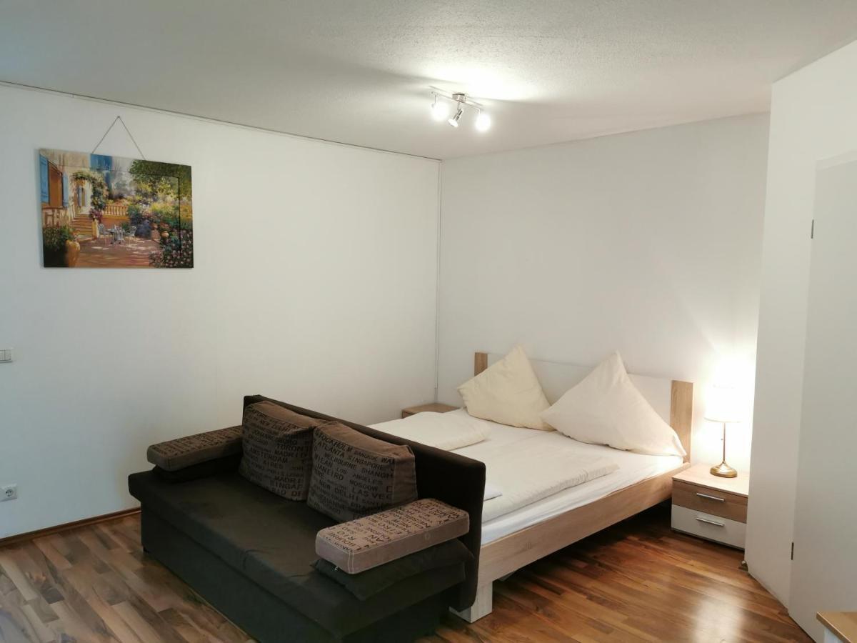 Appartement Kn Kahtan Boarding House à Munich Extérieur photo